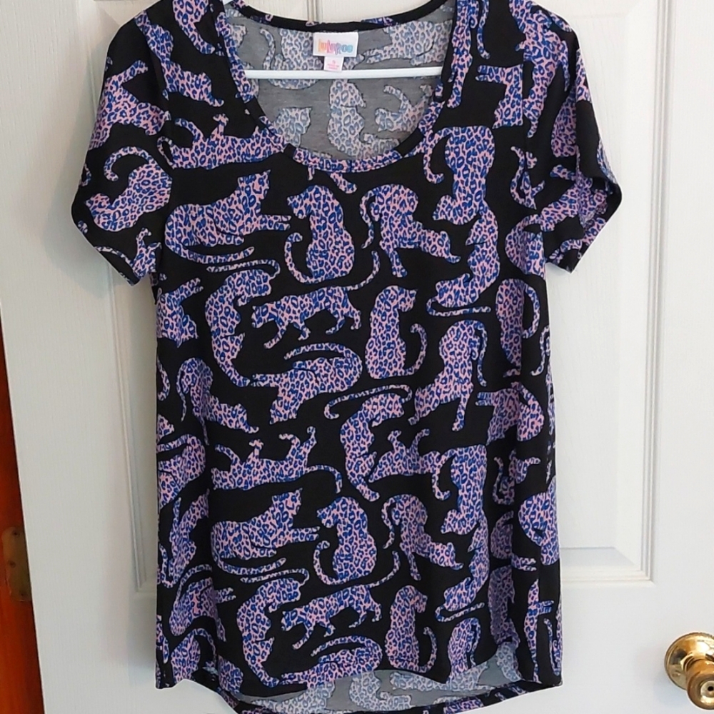 💚 Gorgeous Lularoe Classic Tee